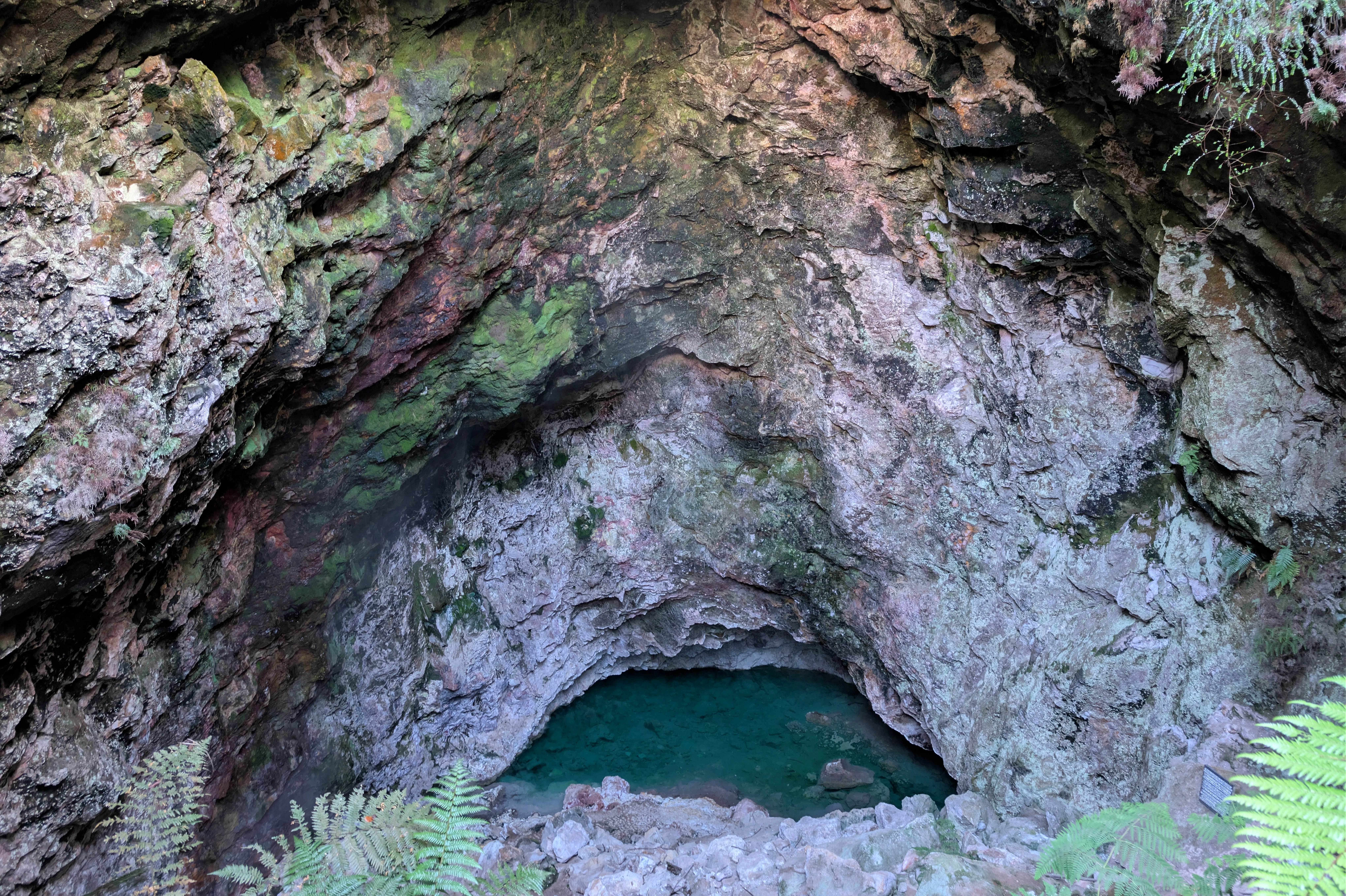 Ruatapu Cave